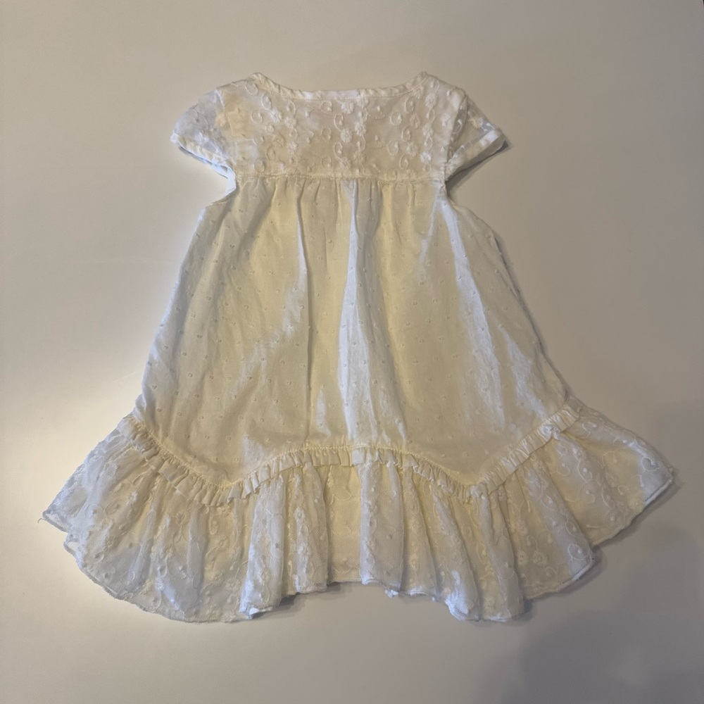 White dress with ruffles and lace details Size 12 Months